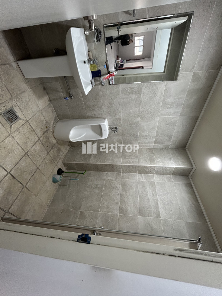 경남 창원시 성산구 대방동 \u2605 신대방동 수리된 깔끔한 식당, 카페 자리 \u2605 월세 매물번호 12259 사진 3