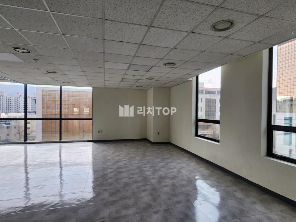 경남 창원시 마산회원구 석전동 \u2714 석전동 마산역 스타벅스 인근 대형 사무실 자리 임대/ 스크린골프장, 체육시설, 사무실등 추천 월세 매물번호 12285 사진 3