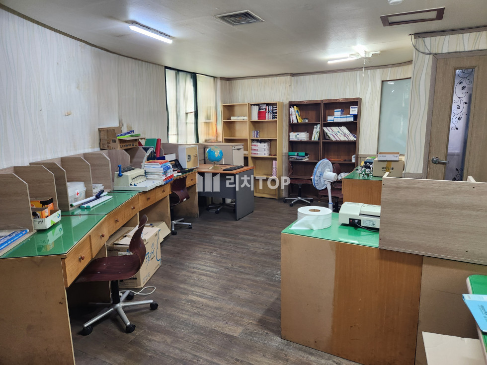 경남 창원시 의창구 팔용동 \u2714\ufe0f 팔용동 대형평수 학원자리 임대 운동시설 사무실 당구장 노유자시설등 추천 월세 매물번호 12357 사진 2