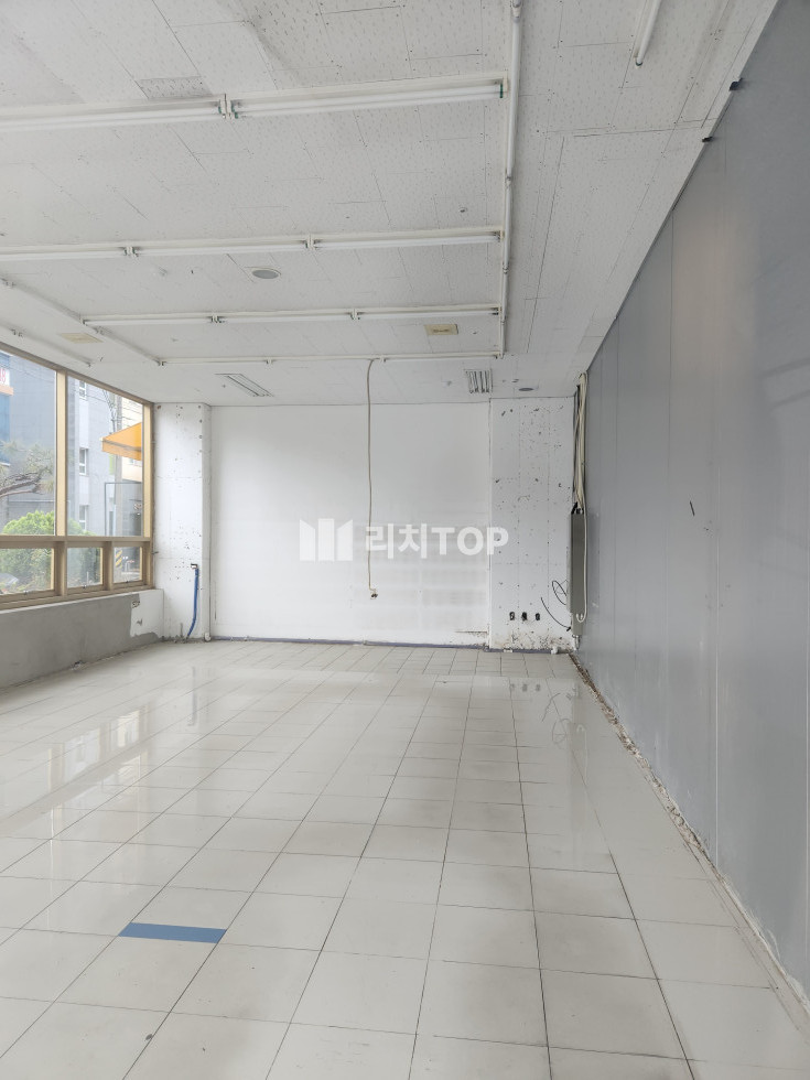 경남 창원시 의창구 봉림동 \u2714\ufe0f 봉림동 주민센터 맞은편 코너각지 1층 상가 가시성 최고 무권리 월세 매물번호 12443 사진 1
