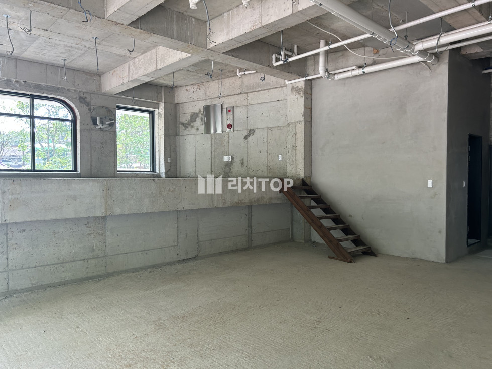 경남 창원시 성산구 대방동 대방동 성원3차 사거리 인근 신축상가 첫입주 월세 매물번호 12496 사진 2