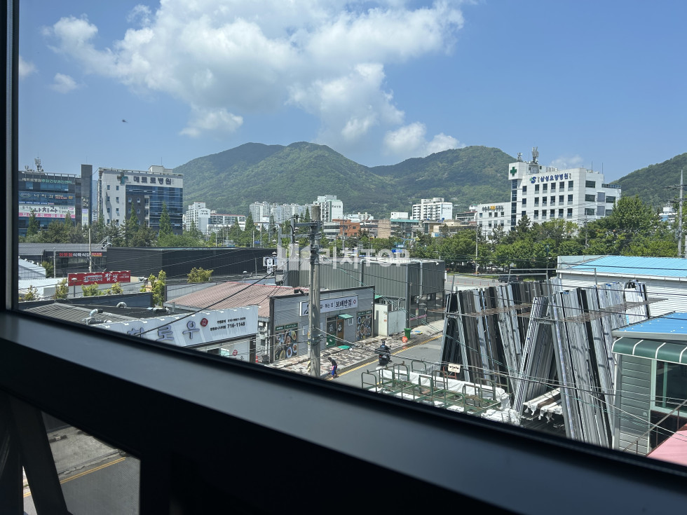 경남 창원시 의창구 중동 중동 식당가골목 대로변에서 간판 노출되는 신축상가!!! 월세 매물번호 12499 사진 2