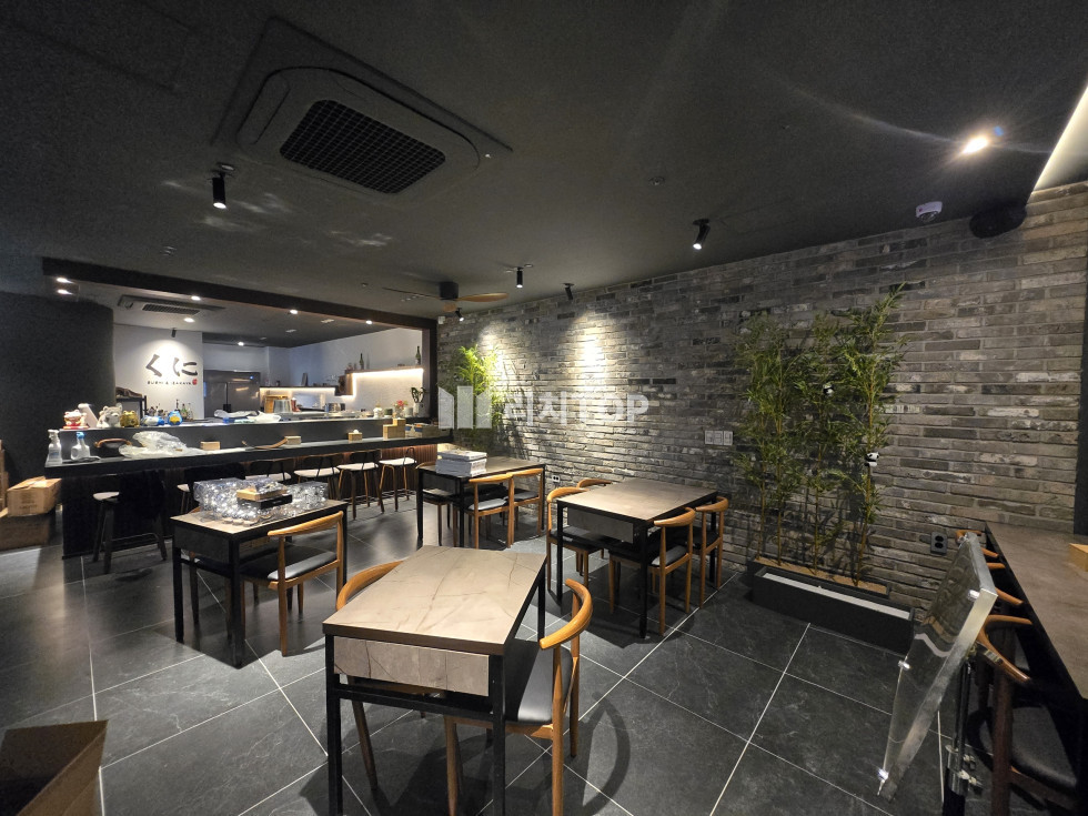 경남 창원시 성산구 중앙동 \u2714\ufe0f 중앙동 인테리어 이쁜 1층 음식점 임대 월세 매물번호 12632 사진 2