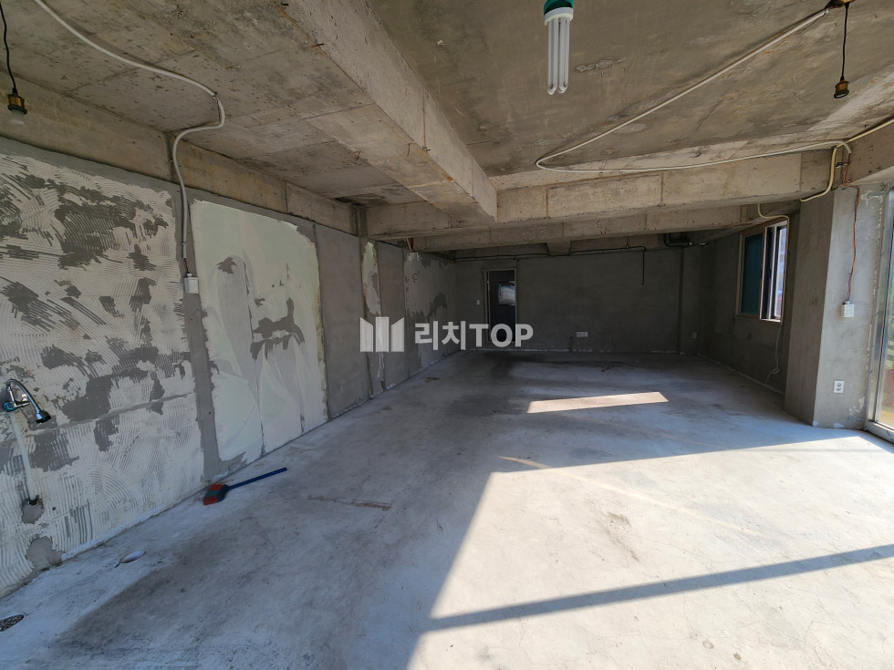 경남 창원시 의창구 명서동 \u2714\ufe0f 명서동 코너각지 사무실자리 추천 판매점 사무실 가능(옆호실과 같이 임대가능) 월세 매물번호 12663 사진 4
