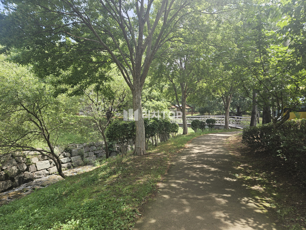 경남 김해시 율하동 조용하고 율하중심상가 가까운 코너각지 토지 매매 매매 매물번호 12696 사진 2