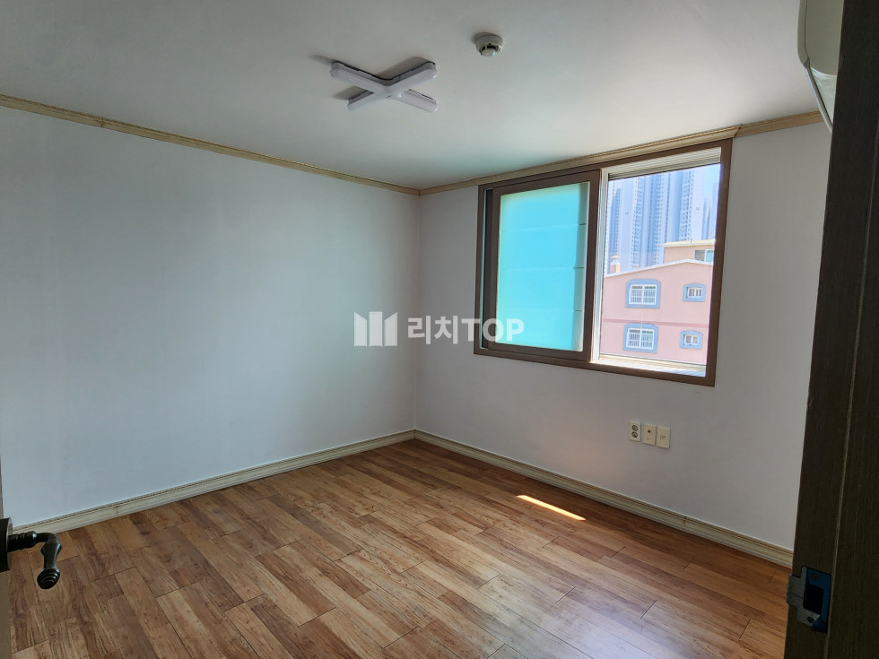 경남 창원시 의창구 중동 \u2714\ufe0f 중동 깔끔하고 넓직한 1.5룸 (주방겸 거실/ 방1) 즉시입주 가능 월세 매물번호 12726 사진 1