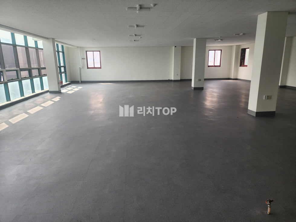 경남 창원시 의창구 팔용동 보증금 조절 가능한 팔용공구상가 최고 입지, 기본 인테리어 새로 시공, 무권리 전세 매물번호 12807 사진 5
