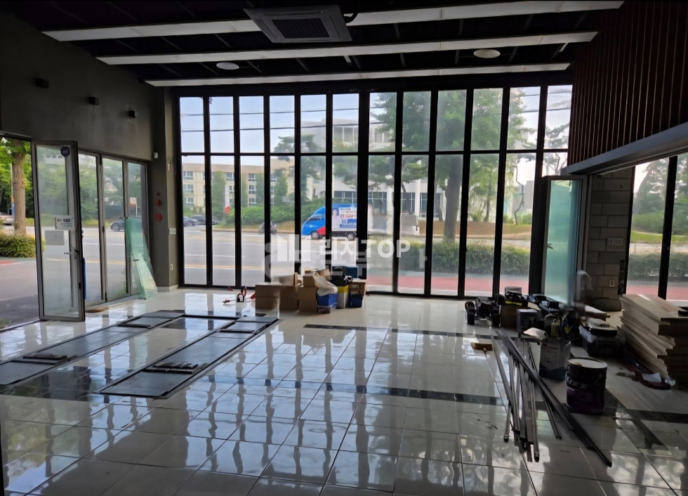 경남 창원시 마산회원구 봉암동 \u2714\ufe0f 봉암동 큰 도로가 자동차 용품 판매점, 썬팅샵등 추천 월세 매물번호 12967 사진 1