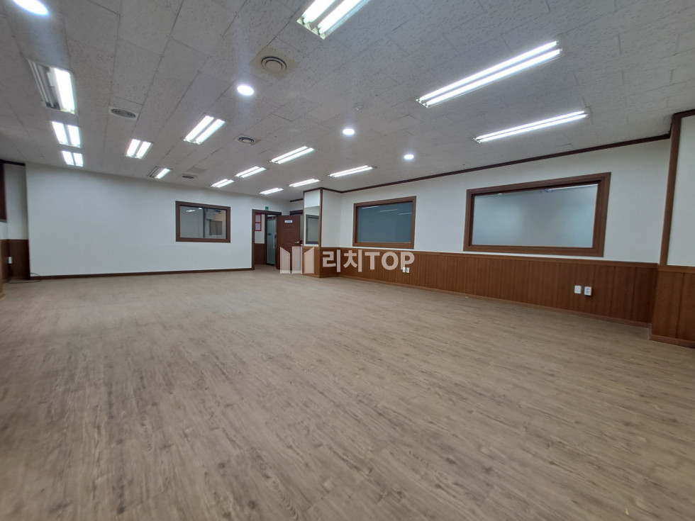 경남 창원시 성산구 용호동 용호동 시청인근 2층 중소형 사무실 임대 월세 매물번호 13020 사진 1