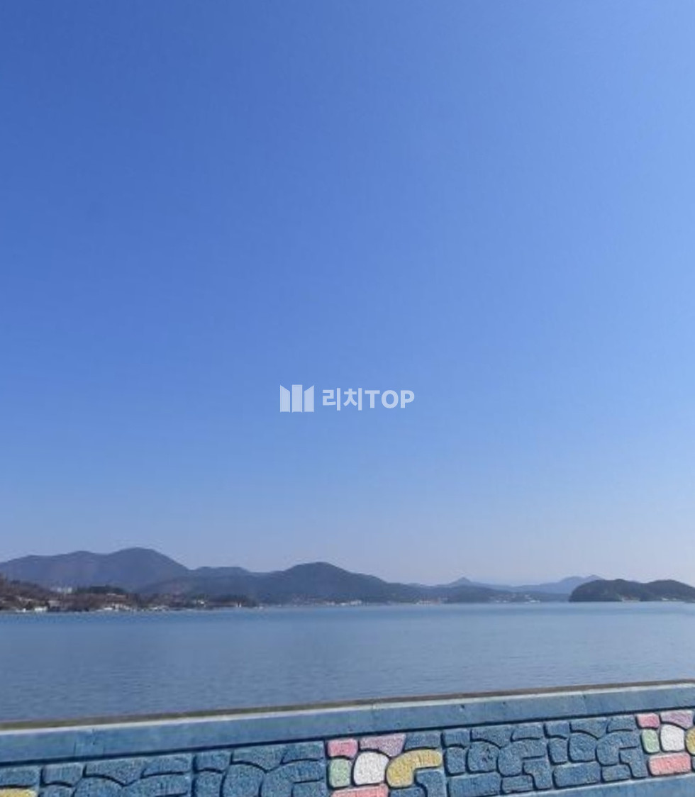 경남 창원시 마산합포구 진전면 \u2705\ufe0f창원 바다전망 모텔 매매 \u2705\ufe0f창원 근교 관광지 인근 \u2705\ufe0f대지면적 약210평 \u2705\ufe0f객실수 16개 \u2705\ufe0f바다뷰(뷰맛집 숙소) \u2705\ufe0f최신 인테리어 \u2705\ufe0f합리적 매매가격 (12억 5천만원) 매매 매물번호 13071 사진 1