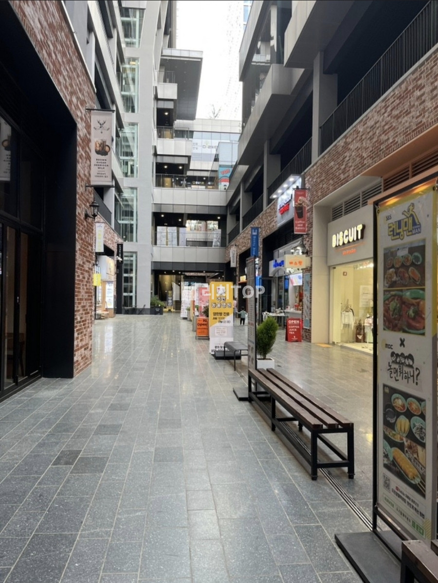 경남 창원시 의창구 중동 \u2714\ufe0f중동 유동인구 최다자리 1층 \u2714\ufe0f 테이트아웃 카페 \u2714\ufe0f실11평 \u2714\ufe0f위치굿! 매출좋음 \u2714\ufe0f저렴한 권리금 월세 매물번호 13085 사진 1