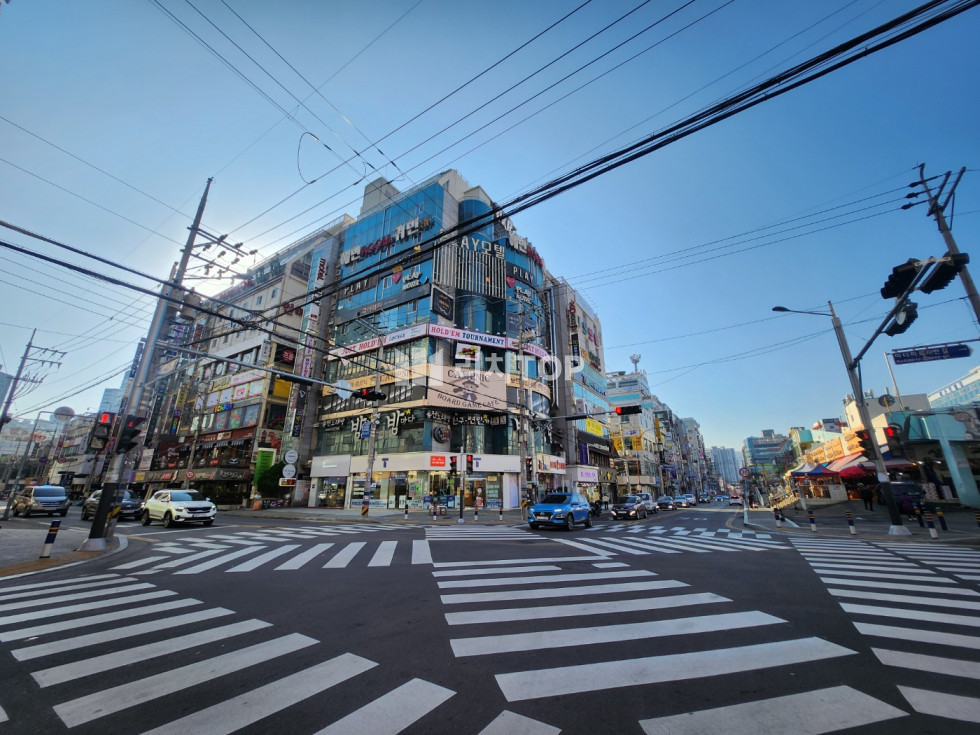 경남 창원시 성산구 상남동 \u2714\ufe0f상남동 1층 상가임대 \u2714\ufe0f약 실30평 \u2714\ufe0f도로전면 초메인 입지! \u2714\ufe0f유탑사거리 인근 \u2714\ufe0f유동인구 최다 \u2714\ufe0f광고노출 효과 탁월 \u2714\ufe0f전면넓은 상가 \u2714\ufe0f천장+바닥 시설 .인테리어 완료 월세 매물번호 13109 사진 1