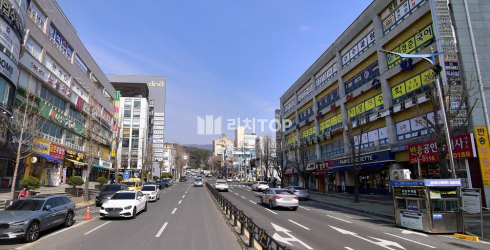 경남 창원시 성산구 반림동 \u2705\ufe0f반림동 반송시장 대로변 1층\u2705\ufe0f약 실20평 \u2705\ufe0f초메인 입지\u2705\ufe0f무권리 \u2705\ufe0f프랜차이즈 식당/카페 추천 월세 매물번호 13148 사진 1
