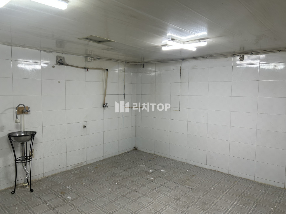 경남 창원시 성산구 남양동 \ud83d\udc9b 남창원농협 맞은편 도로변 / 무권리 공실 / 사무실,미용업,도소매판매점 등 \ud83d\udc9b 월세 매물번호 13180 사진 3