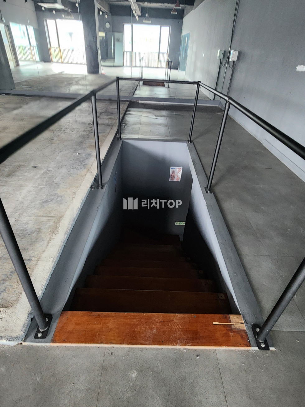 경남 창원시 의창구 도계동 \u2714\ufe0f도계동 복층 구조 운동시설, 헬스장, 댄스실, 사무실등 추천 월세 매물번호 13192 사진 9