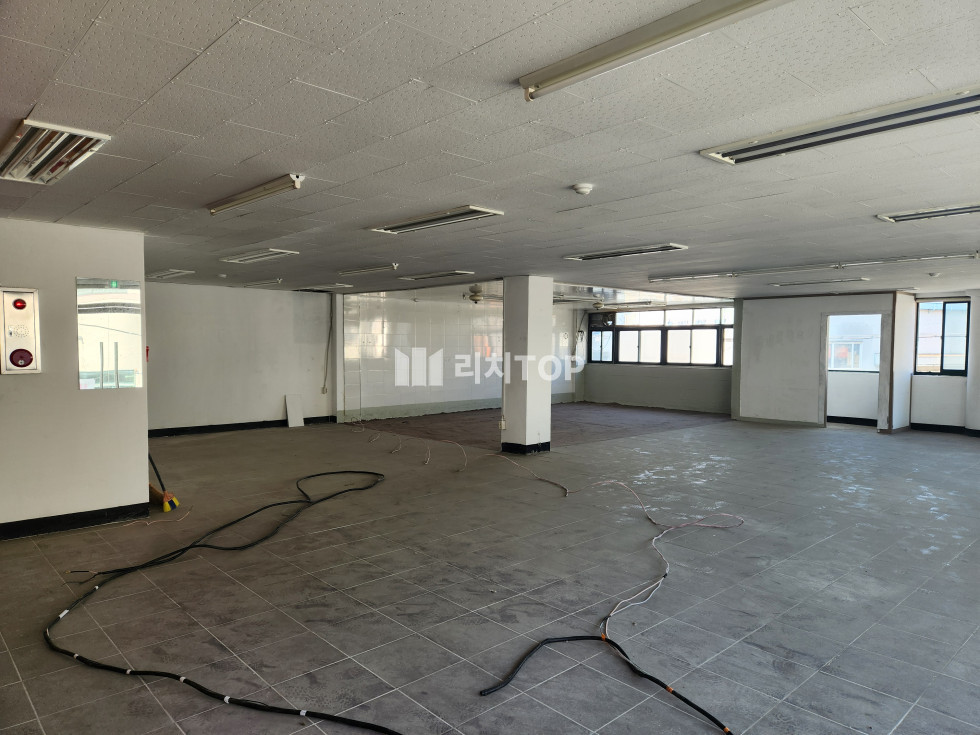 경남 창원시 성산구 신촌동 \u2714\ufe0f 신촌동 국가 산업단지내 2층 상가 임대 사무실, 식당 추천 월세 매물번호 13244 사진 1