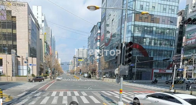 경남 창원시 성산구 상남동 \u2705\ufe0f상남동 1층 상가매매/실15평/수익률 5.7%/도로전면 눈에 띄는 1층 소형상가/부담없는 투자매물 매매 매물번호 13261 사진 1
