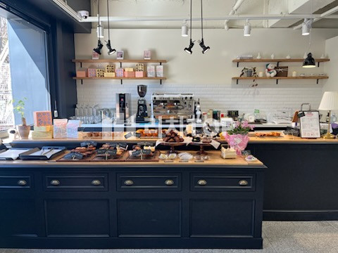 경남 창원시 의창구 도계동 도계동 디저트카페 양도 / 실28평+창고8평/시설.인테리어 최신/ 의창구청 인근/ 입지최상(유동인구 많은곳)/도로전면(광고노출효과) 월세 매물번호 13293 사진 2