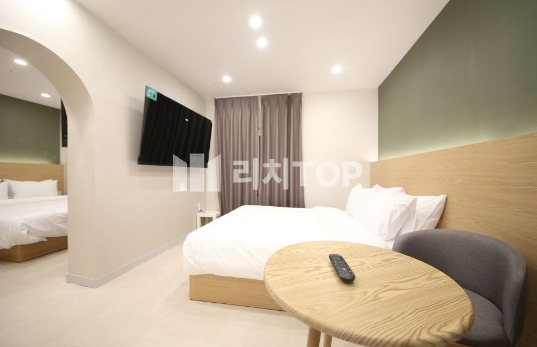 경남 창원시 마산합포구 해운동 \u2714\ufe0f창원마산 모텔매매 / 단독건물/ 대지 165평 / 객실수29개 /마산 최고상권에 입지 /최근 1년전 올리모델링 /시설.인테리어 최신식 최상급 /90평 노상주차장 구비 (주차시설 아주좋음) /월매출 평균 4500만원선 매매 매물번호 13297 사진 1