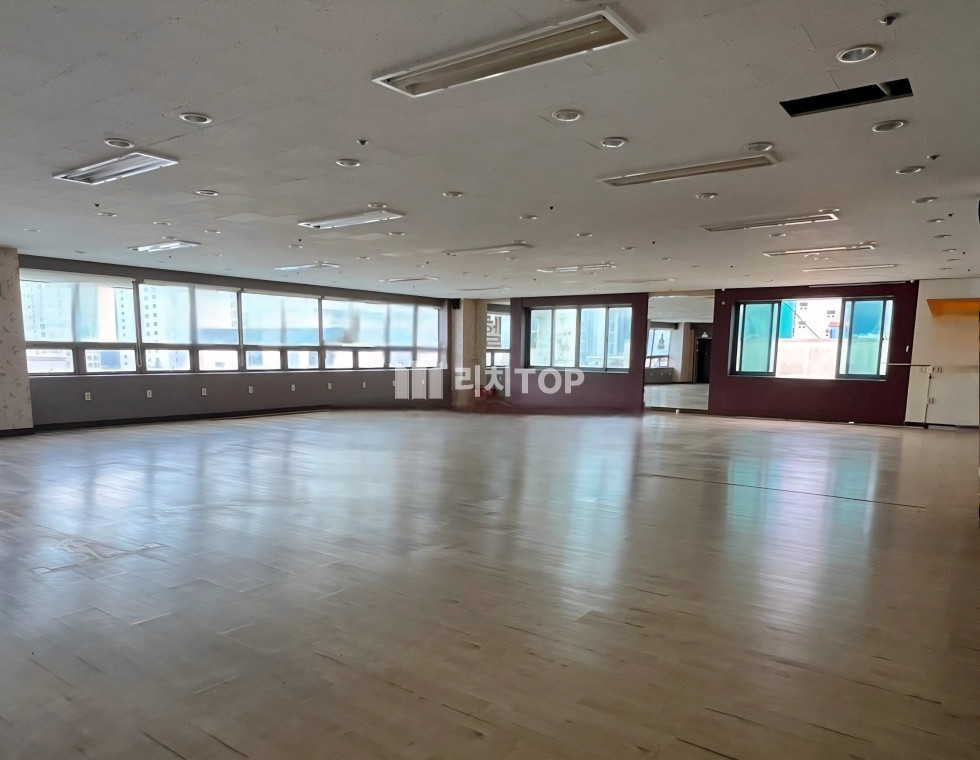 경남 창원시 마산합포구 교방동 \u2714\ufe0f 교방동 대형 상가 임대 아파트 모인지역 엘베 주차장 완비 학원 체육시설등 추천 월세 매물번호 13343 사진 2