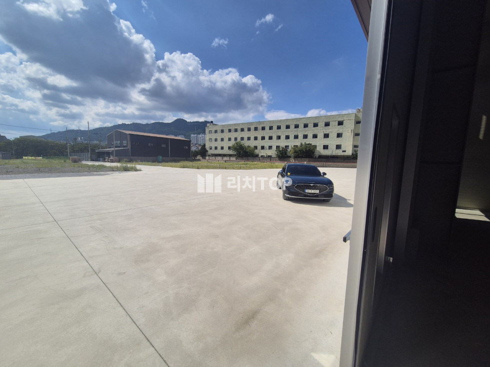 경남 김해시 삼방동 경남 김해시 삼방동 대형 창고 임대, 창고 1100 py , 야드 600 py 일부임대 가능 월세 매물번호 13369 사진 1