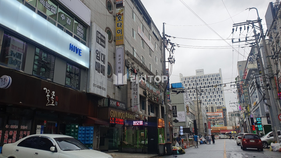 경남 창원시 성산구 상남동 \u2705\ufe0f상남동 모텔 매매/객실수36개/ 최중심 입지/ 월 평균매출3600만원/융자18.6억/중심상업지 운영하기 아주 좋은입지/고정고객 매매 매물번호 13435 사진 1