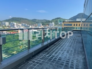 경남 김해시 진영읍 진영 일반상업지 상가임대 / 전용 43.6평, 테라스 8평 / 즉시입주 / 사무실, 학원, 유흥 추천 월세 매물번호 13503 사진 2