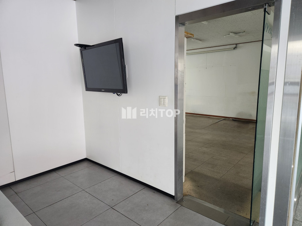 경남 창원시 성산구 성주동 \u2714\ufe0f 성주동 경상대병원, 유니온빌리지 인근 코너각지 1층 상가 임대 도로변 가시성 최고 월세 매물번호 13507 사진 4