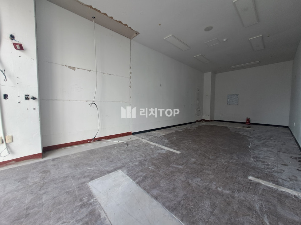 경남 창원시 진해구 자은동 자은3지구 다이소 맞은편 소형상가 월세 매물번호 13529 사진 2