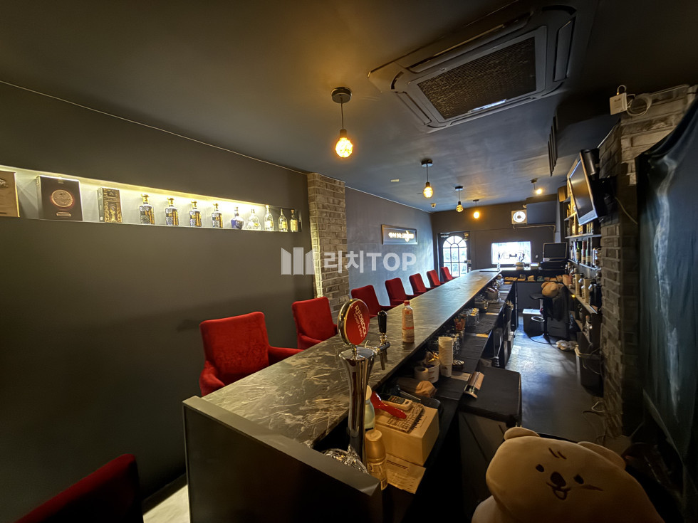 경남 창원시 진해구 화천동 \u2714\ufe0f 진해 화천동 깔끔하게 관리잘된 아기자기한 BAR 무권리 바로 잡으세요!! 월세 매물번호 13559 사진 1