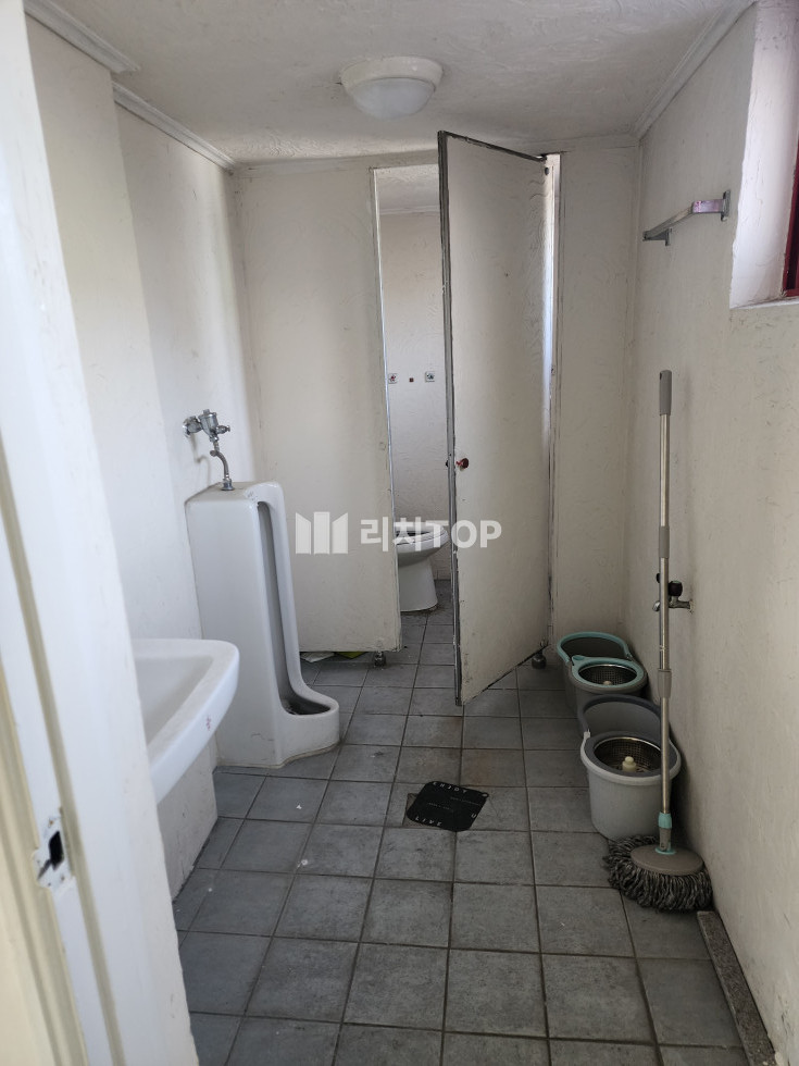 경남 창원시 성산구 상남동 \u2714\ufe0f 상남동 1층상가 임대 인테리어 깔끔하게 잘된 상가 싱크대 설치되어 있음 월세 매물번호 13785 사진 7