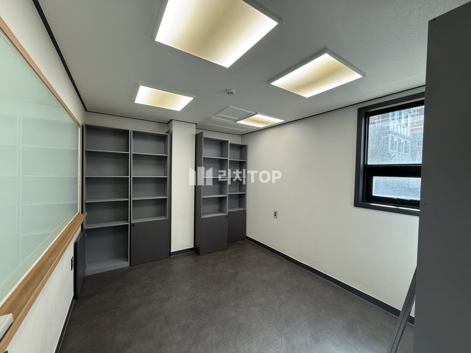 경남 창원시 의창구 서상동 서상동 아파트 단지 인근 도로변 2층 상가 임대 | 실40평 | 엘베있음 월세 매물번호 13789 사진 3