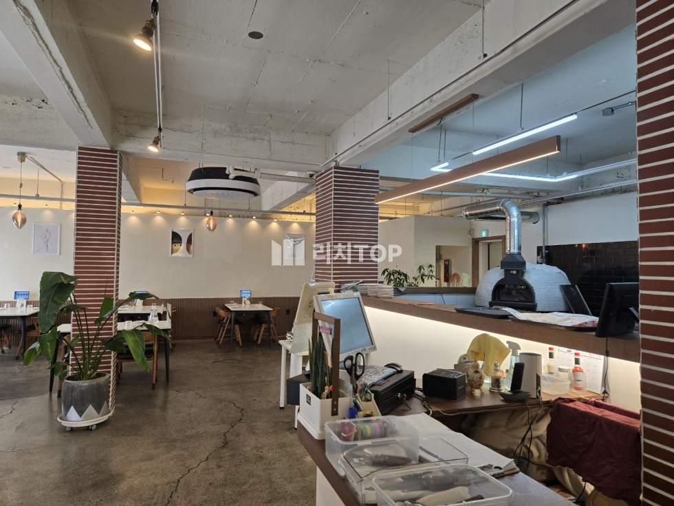 경남 창원시 마산합포구 남성동 현 성업중인 양식당 가게 임대합니다. 월세 매물번호 13819 사진 4