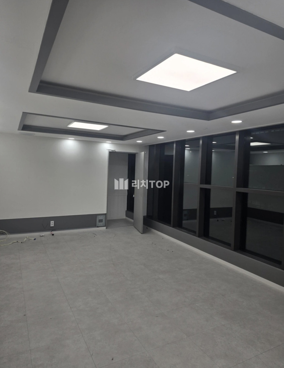 경남 창원시 성산구 성산동 ✔️ SK테크노파크내 음식점 자리 추천 내부창고 보유 냉난방 에어컨 완비 점심장사 추천 월세 매물번호 13861 사진 3