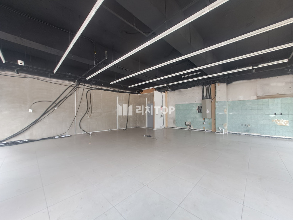 경남 창원시 의창구 팔용동 팔용동 창원역 인근 아파트대단지 인근 코너각지 1층 월세 매물번호 14024 사진 2