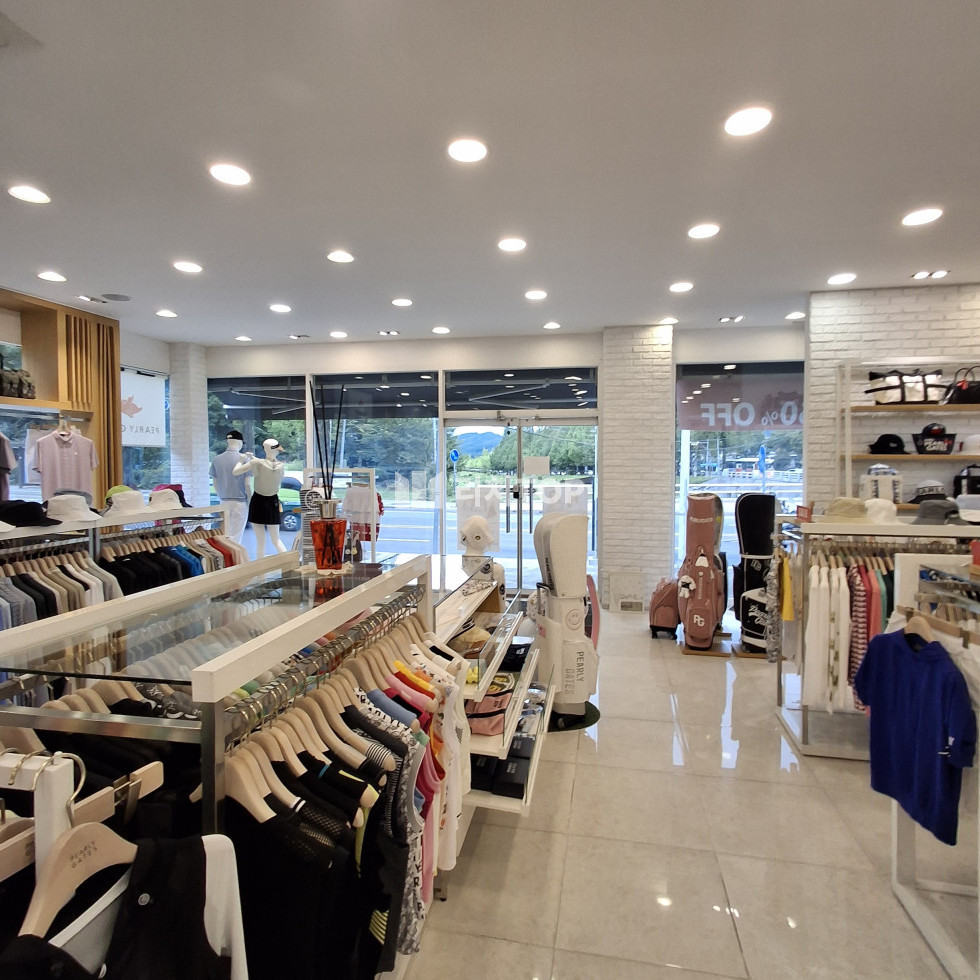 경남 창원시 성산구 용호동 용호동 창이대로변 매물 코너각지매물입니다. 판매점/양식당/판매점 추천 월세 매물번호 14046 사진 1