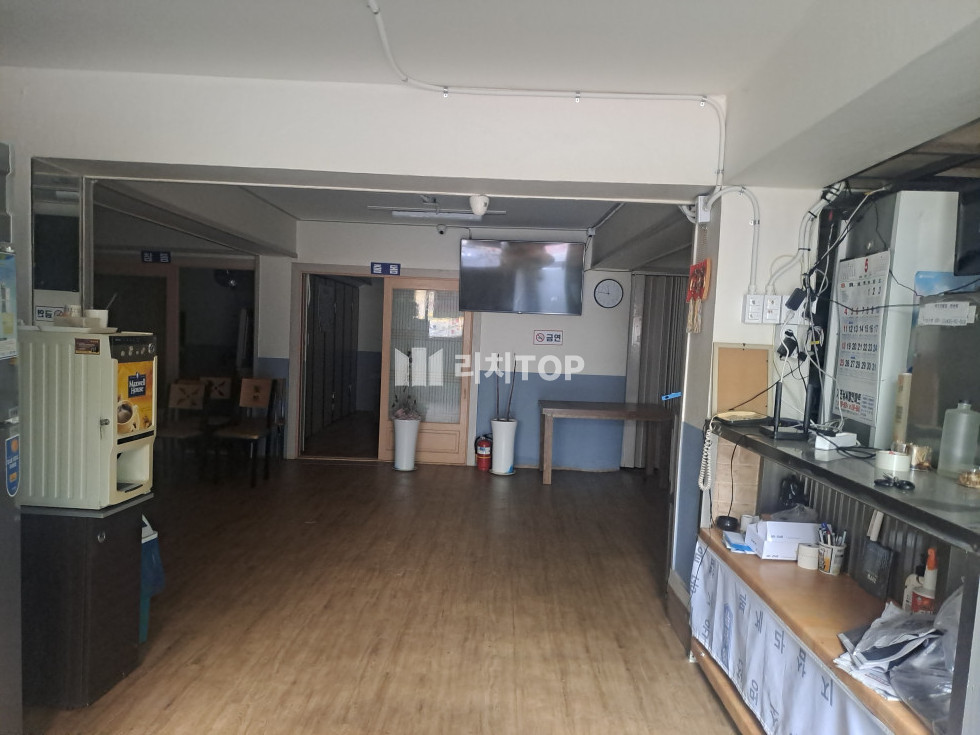 경남 창원시 성산구 상남동 토월대동 아파트대단지 인근 도로변 반지하 상가 임대 월세 매물번호 14138 사진 2