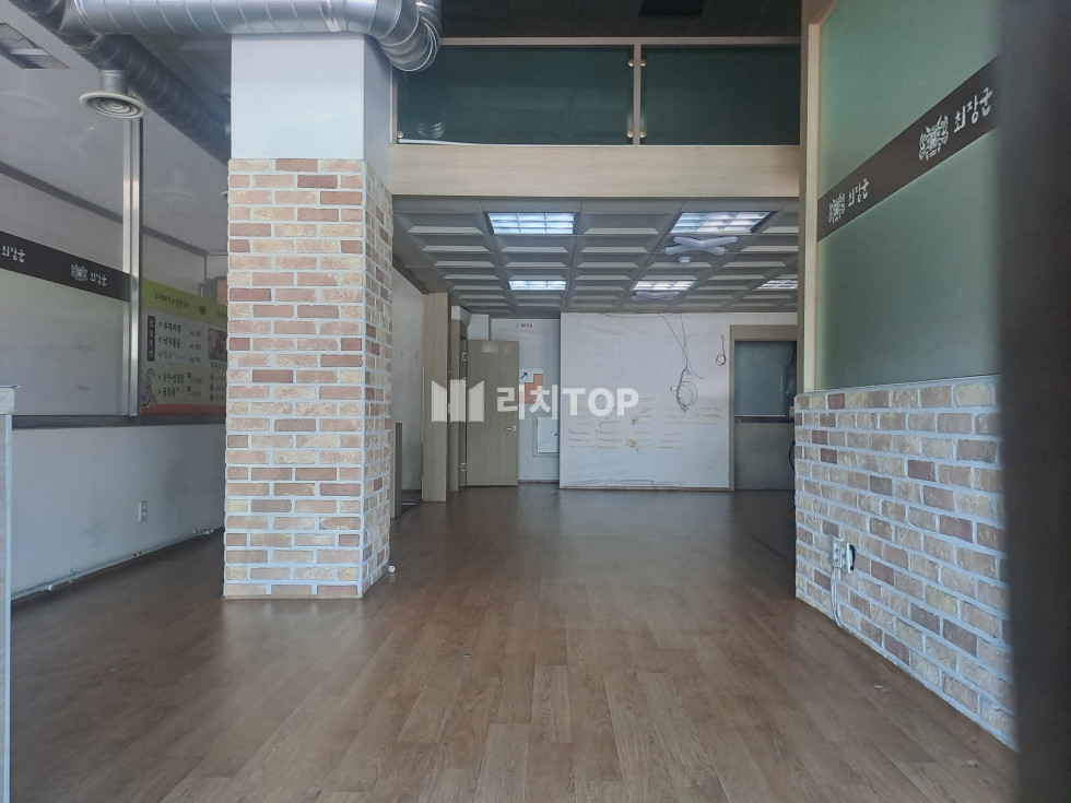 경남 창원시 성산구 내동 창원병원 대로변 맞은편 상가 1층 월세 매물번호 14232 사진 2