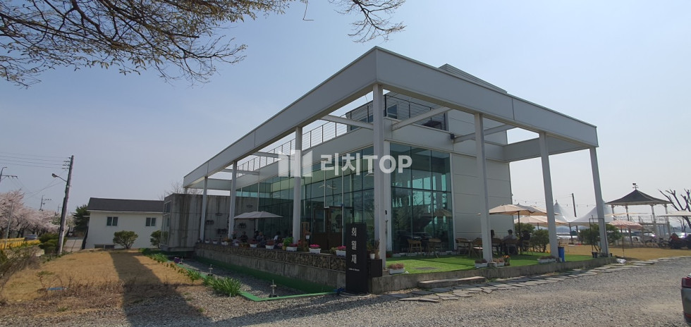 경북 문경시 영신동 [문경시 영신동 강변로 대형 카페 매매]고급스러운 인테리어,현 내부 리모델링 중, 급매 매매 매물번호 14636 사진 1