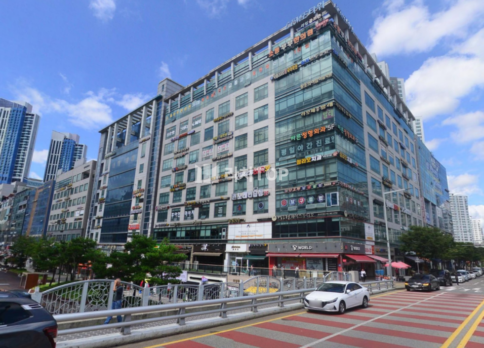 인천 서해구 청라동 청라1동 ,상권 1층 + 지하층 확장 상가｜即 계약 가능,청라 먹자골목 메인,남향·수변뷰 30평 상가 월세 매물번호 10201 사진 1