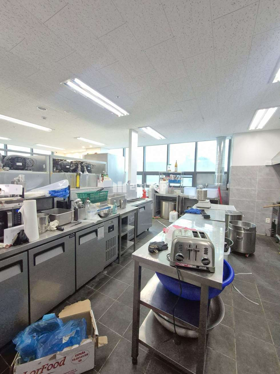 인천 서해구 청라동 청라 무권리 상가, 주방공사 완료된 희소 매물｜창업 부담 최소화 월세 매물번호 10229 사진 2