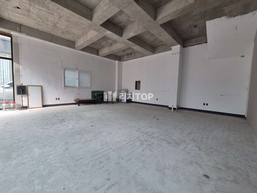 인천 서해구 청라동 청라3동 22평 무권리,시세 대비 착함 임대료/감성카페 옆 1층 상가 실매 월세 매물번호 10248 사진 3
