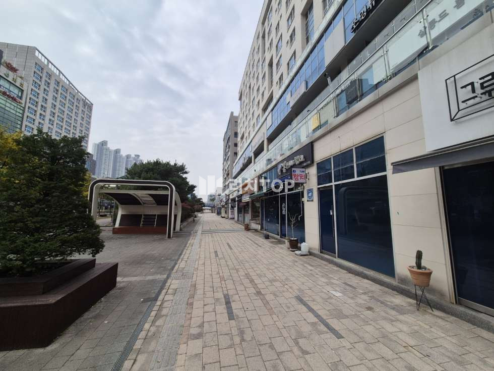 인천 서해구 청라동 청라동 수변라인 봄빌딩 B1층 무권리 공실 임대 월세 매물번호 10380 사진 1