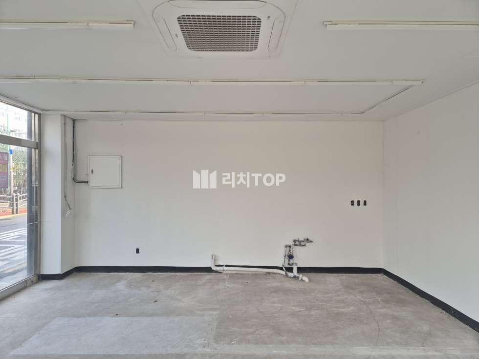 인천 서해구 청라동 청라 3단지 1층 도로변 코너 공실 상가 임대 월세 매물번호 10212 사진 3
