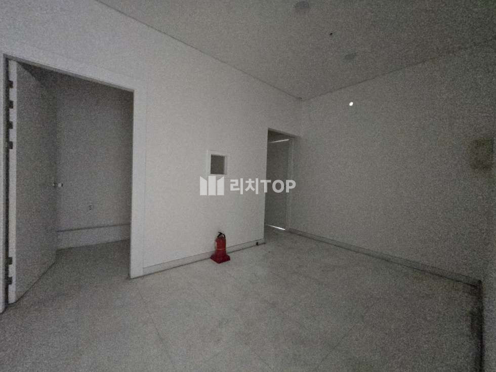 인천 서해구 청라동 162-21 영화블렌하임동 청라 1동 전용58 | 영화 블렌하임 2층 | 무권리 공실 월세 매물번호 10492 사진 3