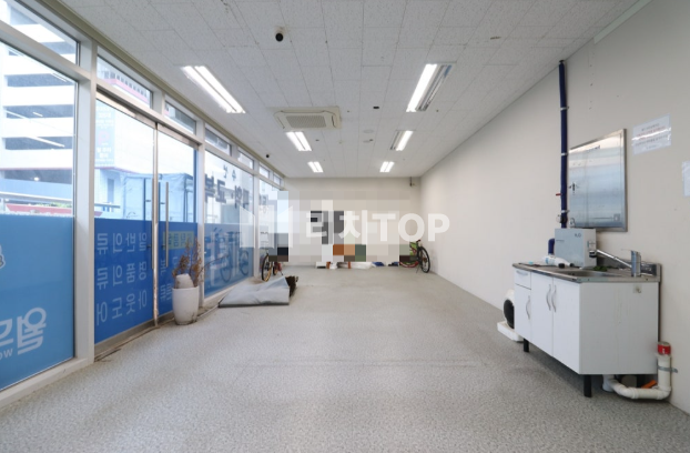 인천 서해구 청라동 청라 봄빌딩 2층 전용 14.4평 공실 상가 임대 월세 매물번호 10548 사진 1