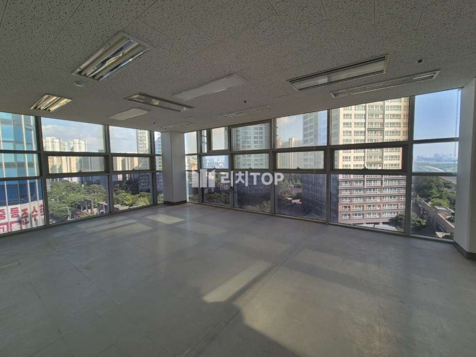 인천 서해구 청라동 청라동 메인상권 상가 미술학원 임대 월세 매물번호 10331 사진 1