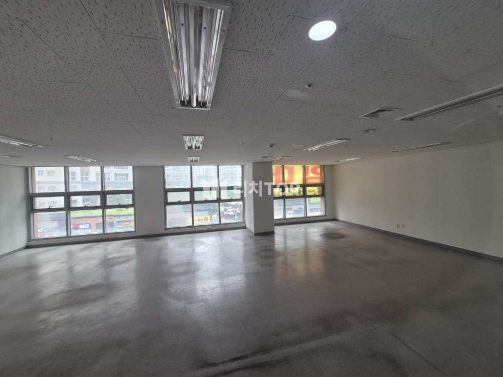 인천 서해구 청라동 청라 현대썬앤빌 3층 도로변 전면부 모두 사용 , 실 264평 임대 월세 매물번호 10450 사진 4