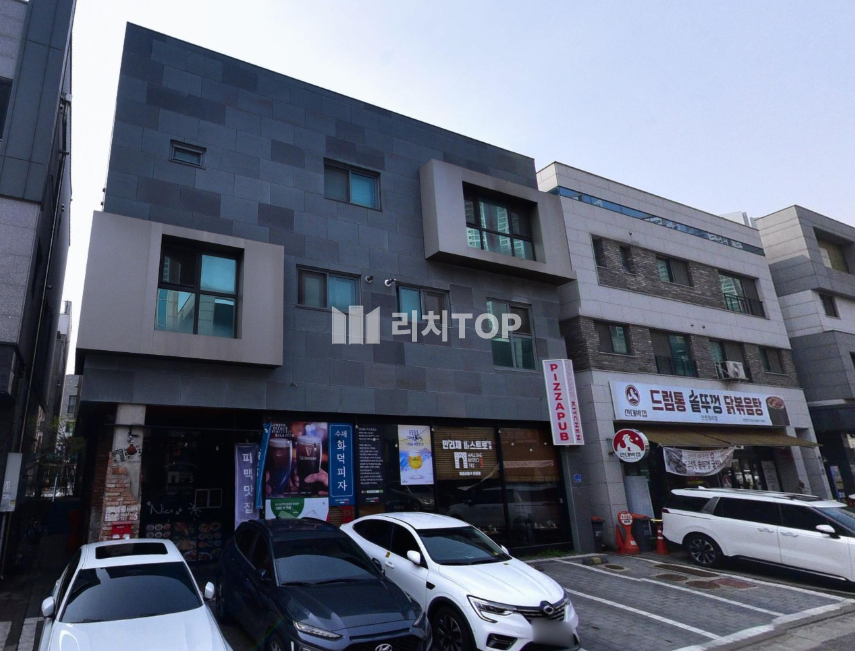 인천 서해구 청라동 청라 4단지 주택가 / 방4개&화2개&드레스룸1개 / 큰평수 전세 전세 매물번호 10769 사진 1