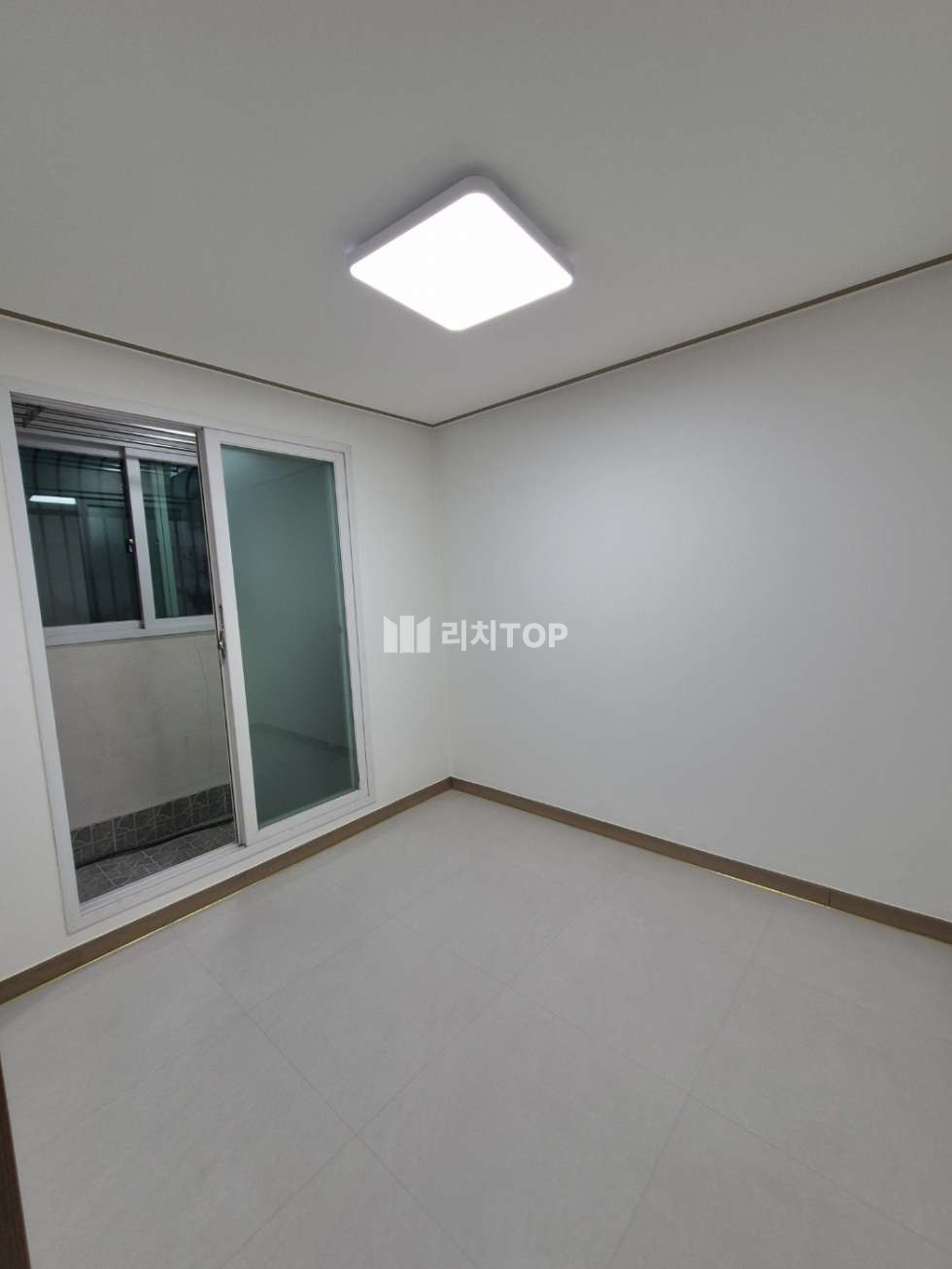 인천 서해구 검암동 641-3 (오리엔트빌2차) 오리엔트빌2차동 서해구 검암동 쓰리룸 올수리 된 다세대주택 매매 매매 매물번호 10873 사진 6